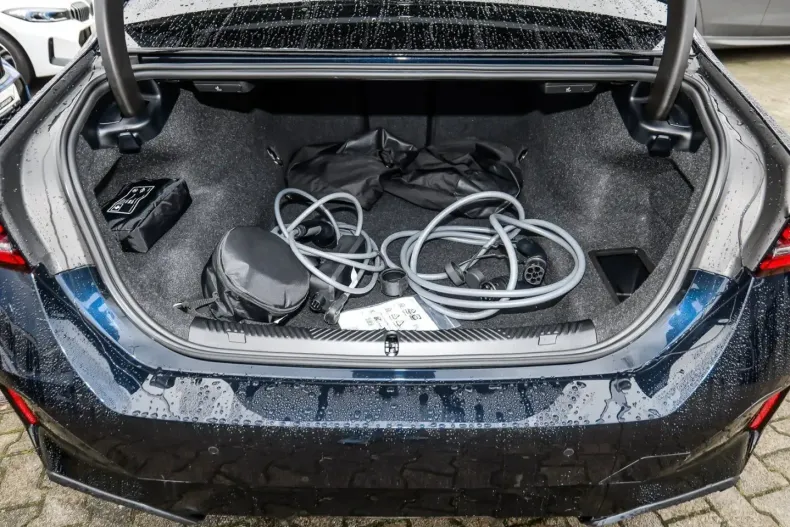 BMW 550 (Seria 5) din 2025 cu 29.126 km - oferta BMW189183 - foto 24