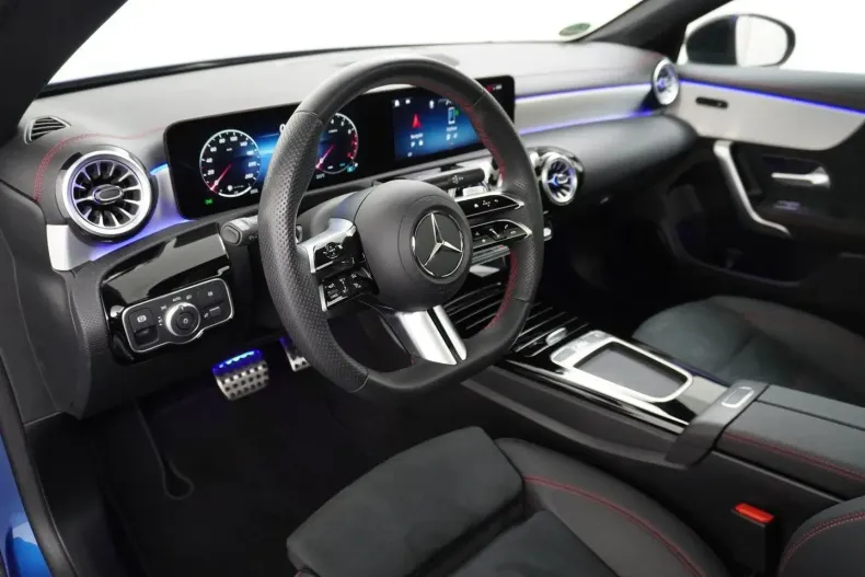 Mercedes-Benz CLA 180 (Clasa CLA) din 2024 cu 30.400 km - oferta MER189191 - foto 2