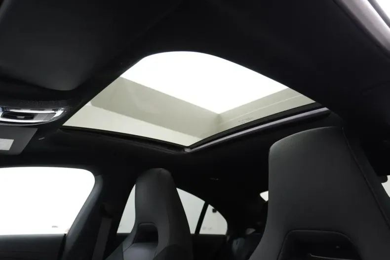 Mercedes-Benz CLA 180 (Clasa CLA) din 2024 cu 30.400 km - oferta MER189191 - foto 4