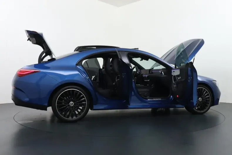 Mercedes-Benz CLA 180 (Clasa CLA) din 2024 cu 30.400 km - oferta MER189191 - foto 15