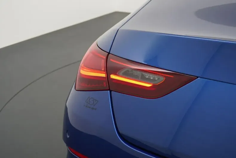 Mercedes-Benz CLA 180 (Clasa CLA) din 2024 cu 30.400 km - oferta MER189191 - foto 17