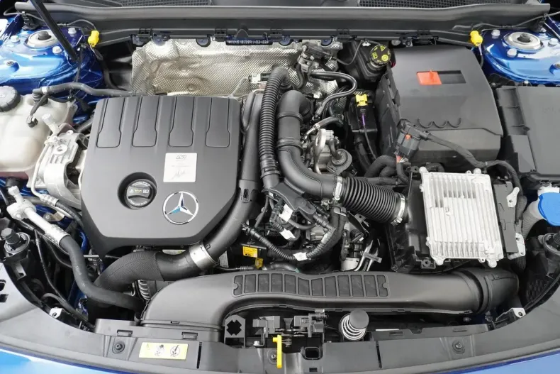 Mercedes-Benz CLA 180 (Clasa CLA) din 2024 cu 30.400 km - oferta MER189191 - foto 22