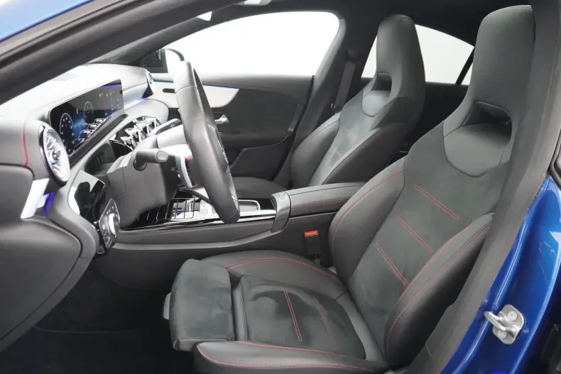 Mercedes-Benz CLA 180 (Clasa CLA) din 2024 cu 30.400 km - oferta MER189191 - foto 24