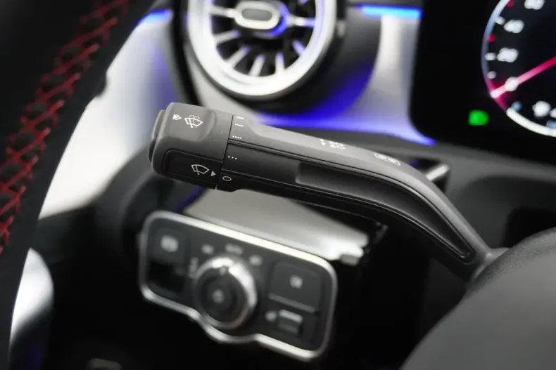 Mercedes-Benz CLA 180 (Clasa CLA) din 2024 cu 30.400 km - oferta MER189191 - foto 31