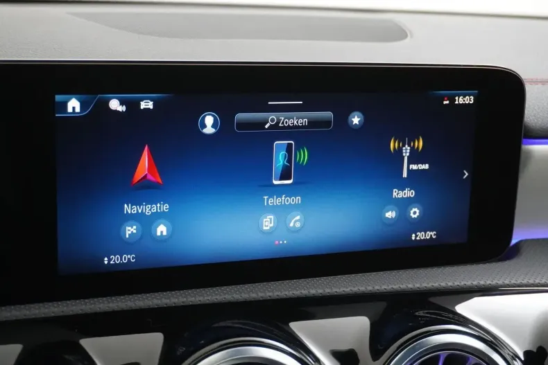 Mercedes-Benz CLA 180 (Clasa CLA) din 2024 cu 30.400 km - oferta MER189191 - foto 37