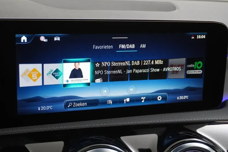 Mercedes-Benz CLA 180 (Clasa CLA) din 2024 cu 30.400 km - oferta MER189191 - foto 42