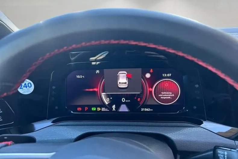 Volkswagen Golf din 2023 cu 21.568 km - oferta VOL189217 - foto 16