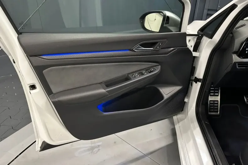 Volkswagen Golf din 2024 cu 20.000 km - oferta VOL189218 - foto 13