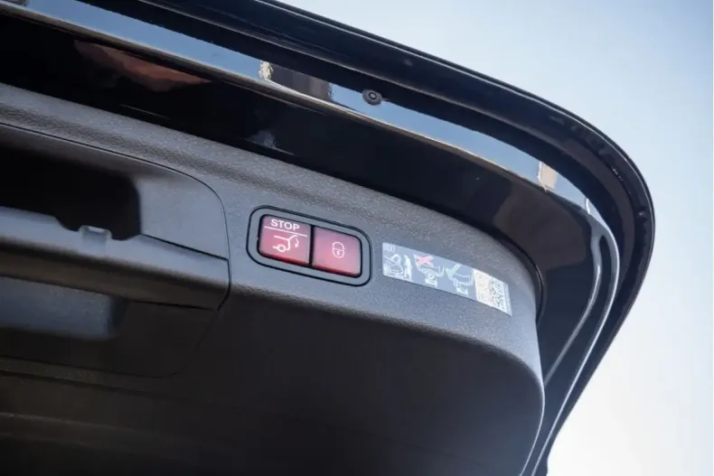 Mercedes-Benz GLE 400 (Clasa GLE) din 2025 cu 14.047 km - oferta MER189232 - foto 21