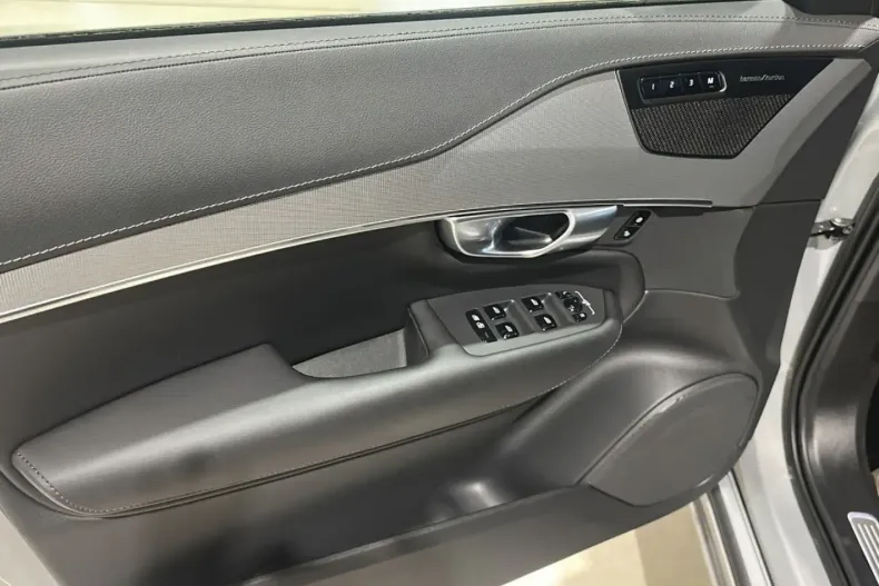 Volvo XC90 din 2023 cu 38.500 km - oferta VOL189237 - foto 5