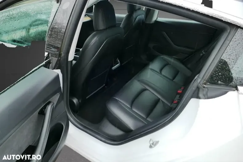 Tesla Model 3 din 2020 cu 116.200 km - oferta TES189248 - foto 6