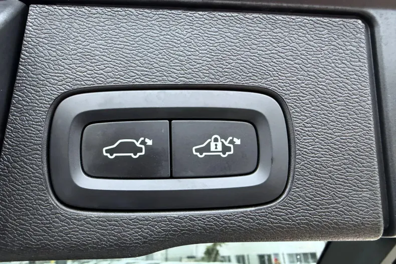 Volvo XC60 din 2021 cu 157.905 km - oferta VOL189256 - foto 19