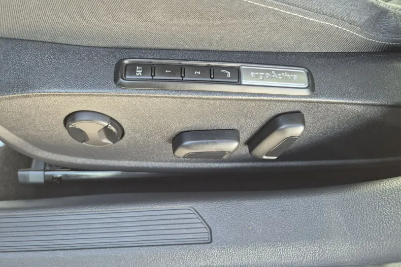 Volkswagen Golf din 2021 cu 99.797 km - oferta VOL189259 - foto 10