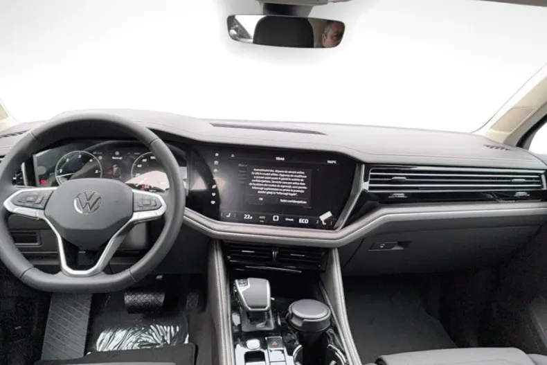 Volkswagen Touareg din 2025 cu 1.500 km - oferta VOL189267 - foto 6