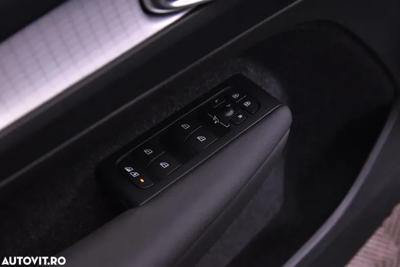 Volvo XC40 din 2022 cu 29.429 km - oferta VOL189270 - foto 13