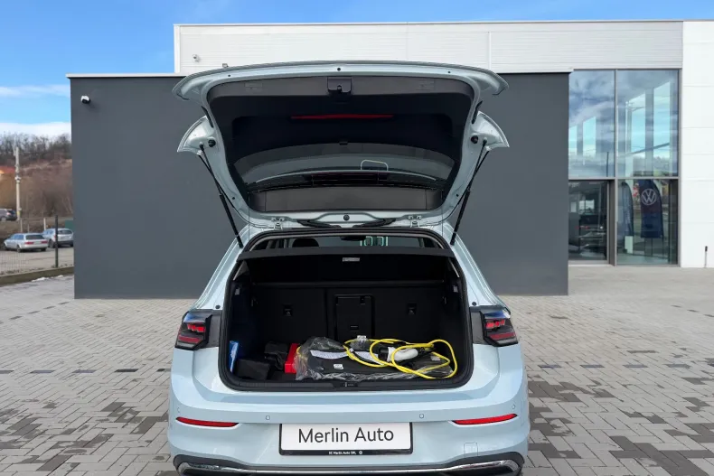 Volkswagen Golf din 2025 cu 2.052 km - oferta VOL189278 - foto 7