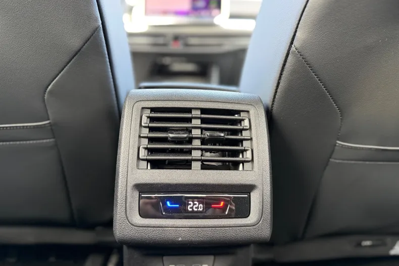 Volkswagen Golf din 2025 cu 2.052 km - oferta VOL189278 - foto 11