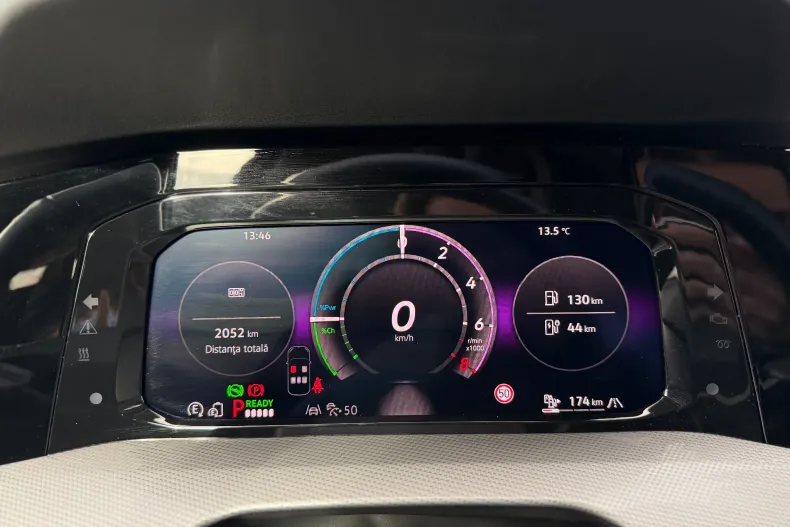 Volkswagen Golf din 2025 cu 2.052 km - oferta VOL189278 - foto 15