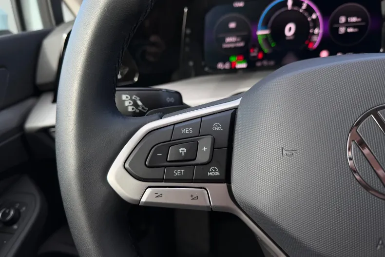 Volkswagen Golf din 2025 cu 2.052 km - oferta VOL189278 - foto 18