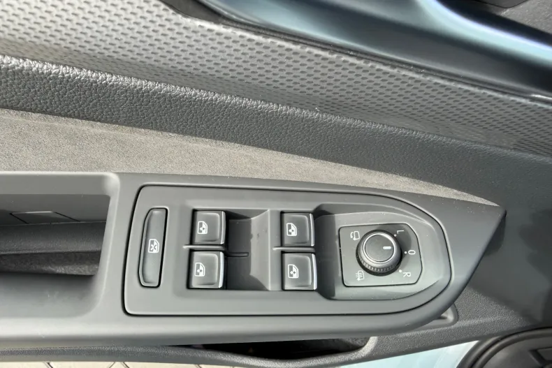 Volkswagen Golf din 2025 cu 2.052 km - oferta VOL189278 - foto 22