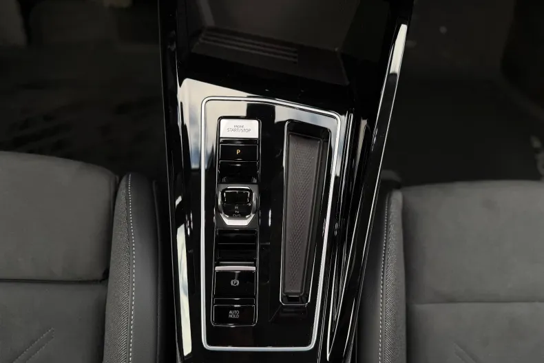 Volkswagen Golf din 2025 cu 2.052 km - oferta VOL189278 - foto 25