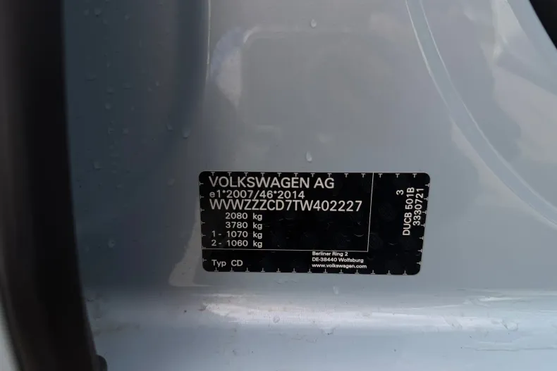 Volkswagen Golf din 2025 cu 2.052 km - oferta VOL189278 - foto 31