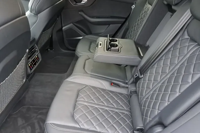 Audi SQ8 din 2023 cu 24.650 km - oferta AUD189289 - foto 10