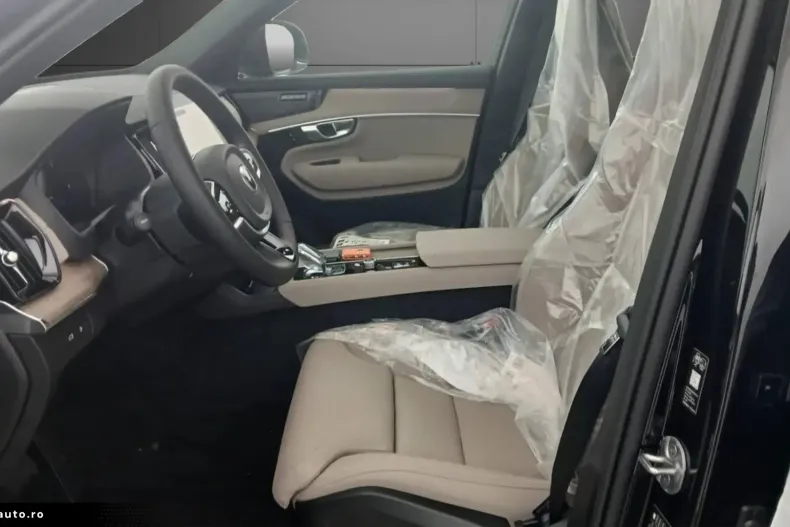 Volvo XC40 din 2025 cu 7 km - oferta VOL189300 - foto 8