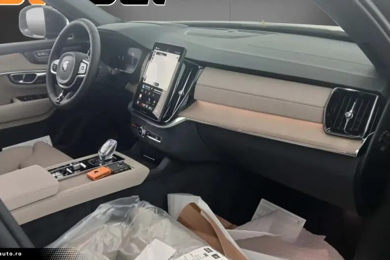 Volvo XC40 din 2025 cu 7 km - oferta VOL189300 - foto 11