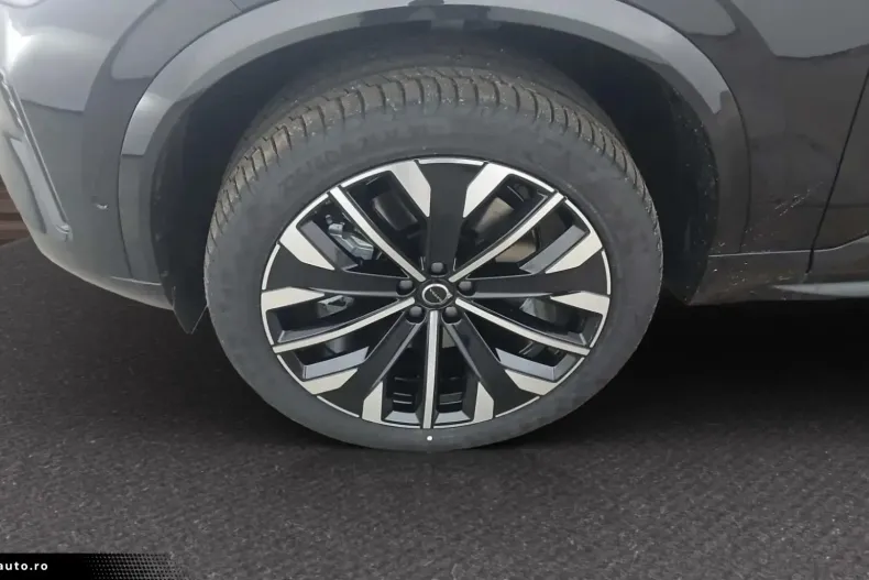 Volvo XC40 din 2025 cu 7 km - oferta VOL189300 - foto 12