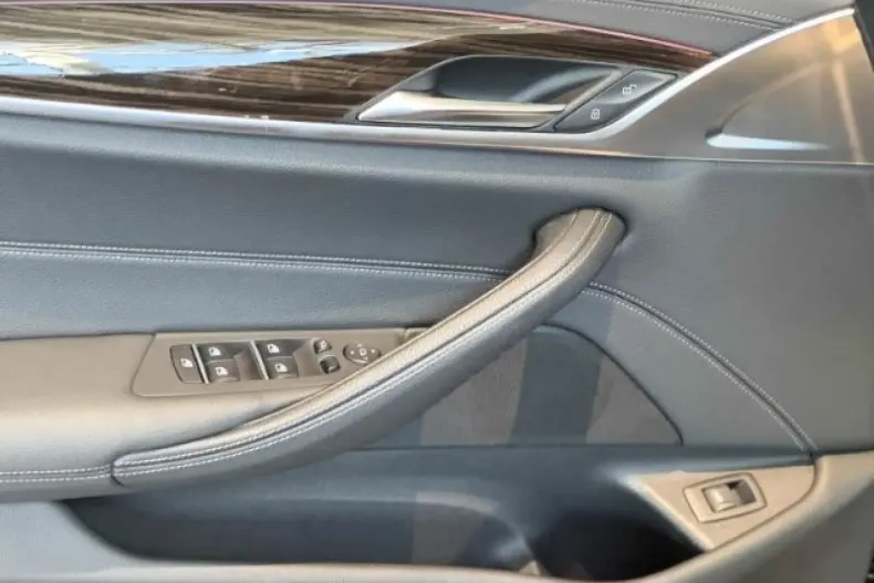 BMW 540 (Seria 5) din 2022 cu 67.588 km - oferta BMW189303 - foto 12