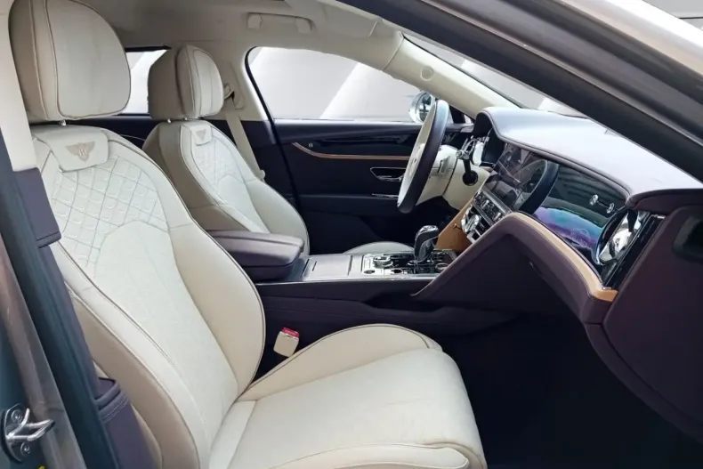 Bentley Flying Spur din 2025 cu 6.000 km - oferta BEN189306 - foto 13