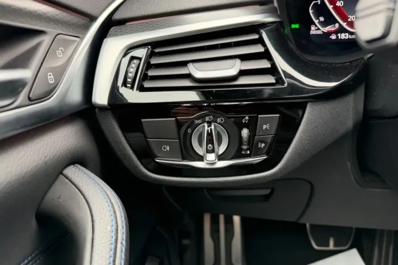 BMW 530 (Seria 5) din 2022 cu 98.500 km - oferta BMW189311 - foto 36