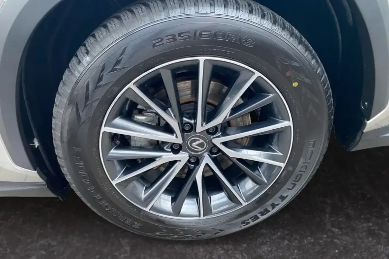Lexus NX 350h din 2024 cu 10.693 km - oferta LEX189314 - foto 18