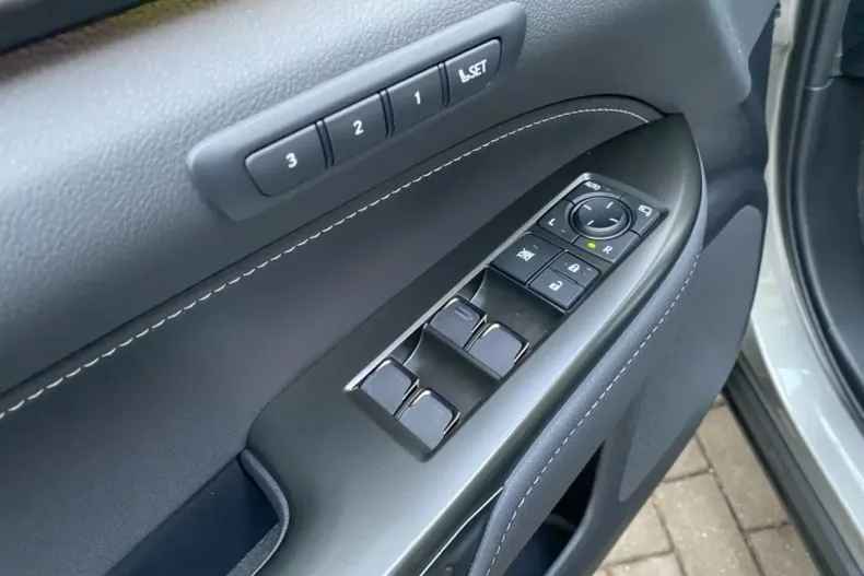 Lexus NX 350h din 2024 cu 10.693 km - oferta LEX189314 - foto 19