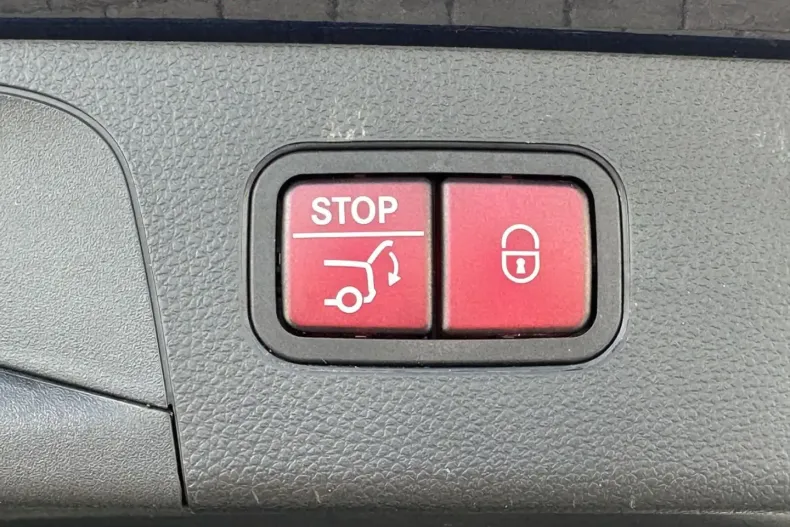 Mercedes-Benz GLC 300 (Clasa GLC) din 2021 cu 79.980 km - oferta MER189332 - foto 21