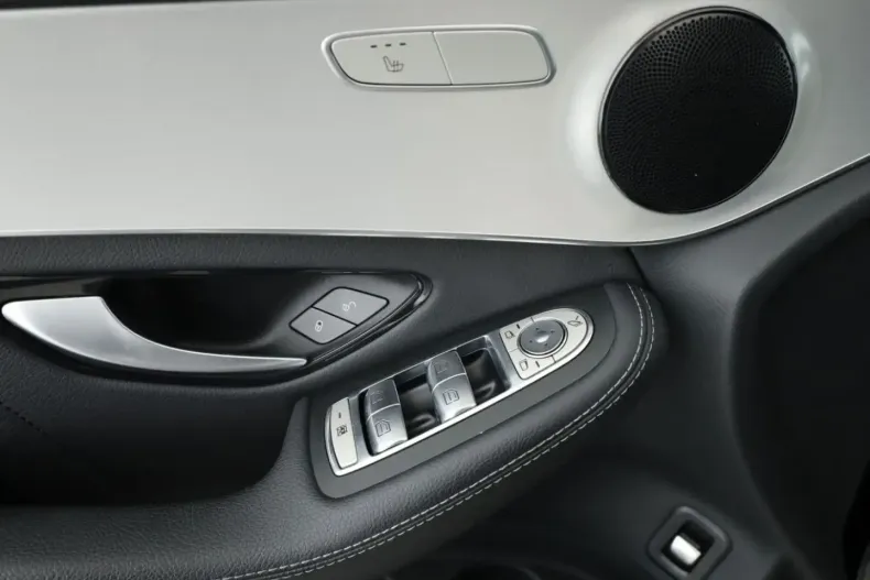 Mercedes-Benz GLC 300 (Clasa GLC) din 2022 cu 87.089 km - oferta MER189333 - foto 19