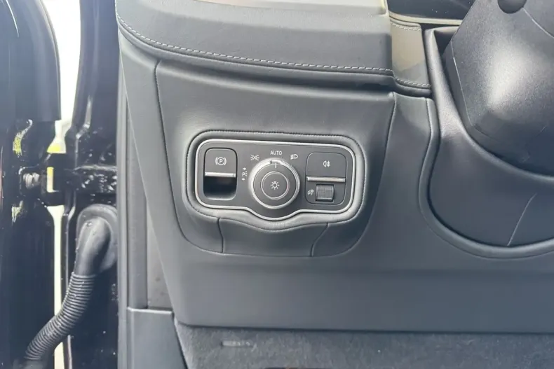 Mercedes-Benz G 450 (Clasa G) din 2024 cu 18.000 km - oferta MER189346 - foto 11