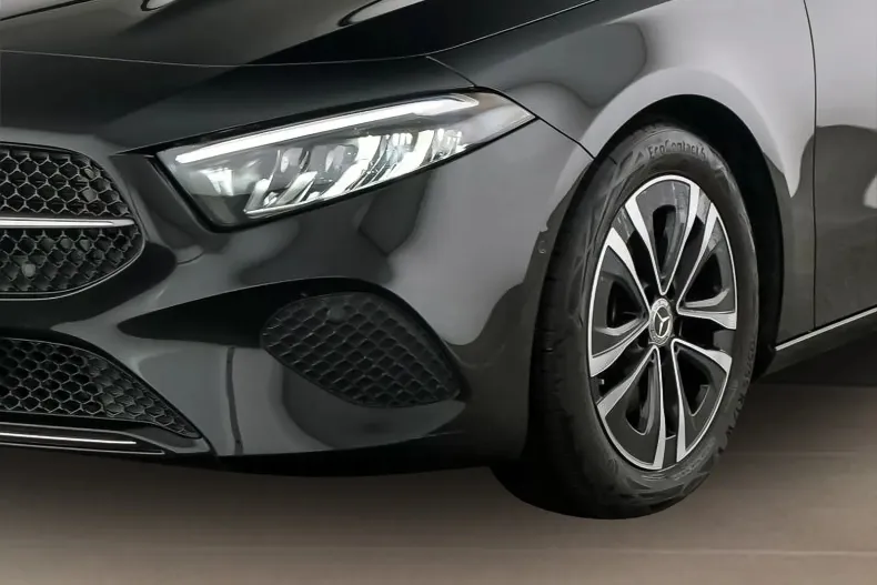 Mercedes-Benz A 200 (Clasa A) din 2024 cu 11.000 km - oferta MER189396 - foto 4