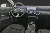 Mercedes-Benz A 200 (Clasa A) din 2024 cu 11.000 km - oferta MER189396 - foto 5