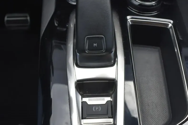 Peugeot 3008 din 2020 cu 77.990 km - oferta PEU189590 - foto 27