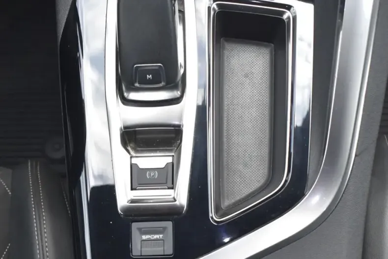 Peugeot 3008 din 2020 cu 77.990 km - oferta PEU189590 - foto 28