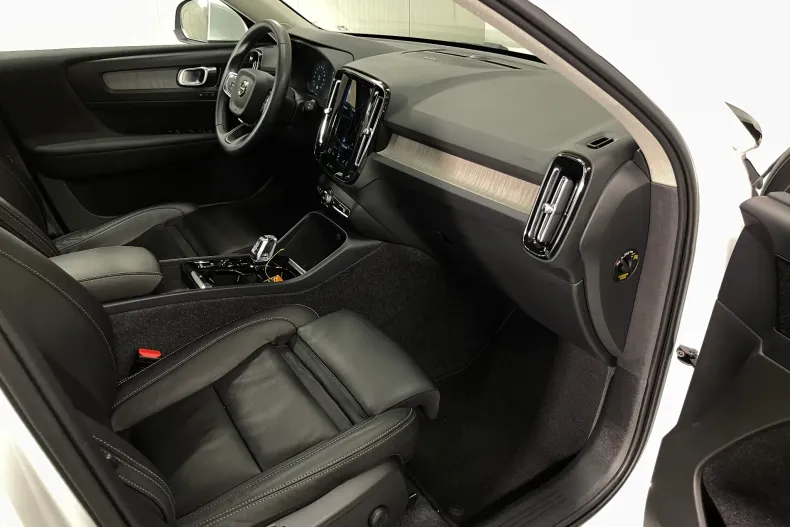 Volvo XC40 din 2021 cu 109.281 km - oferta VOL189597 - foto 10