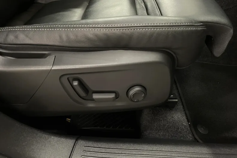 Volvo XC40 din 2021 cu 109.281 km - oferta VOL189597 - foto 23