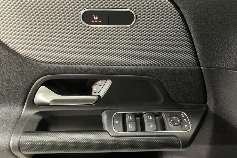 Mercedes-Benz GLA din 2020 cu 16.070 km - oferta MER189601 - foto 20