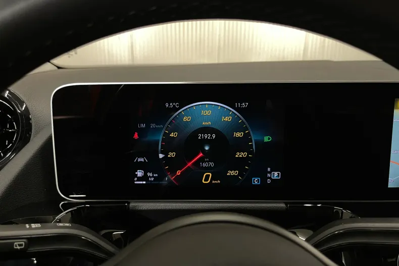 Mercedes-Benz GLA din 2020 cu 16.070 km - oferta MER189601 - foto 24