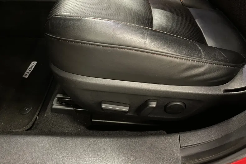 Mazda 3 din 2021 cu 148.154 km - oferta MAZ189677 - foto 23