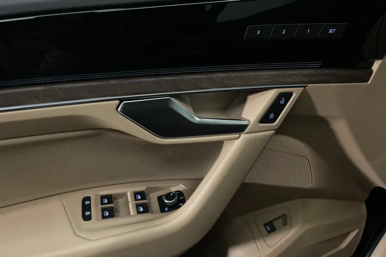 Volkswagen Touareg din 2021 cu 95.507 km - oferta VOL189738 - foto 28