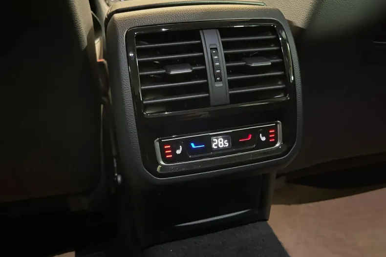 Volkswagen Passat Alltrack din 2021 cu 140.087 km - oferta VOL189742 - foto 27