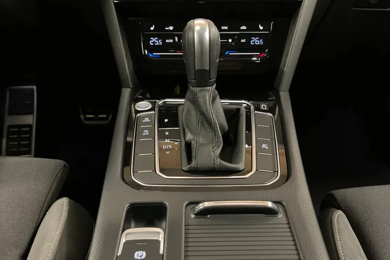 Volkswagen Passat Alltrack din 2021 cu 140.087 km - oferta VOL189742 - foto 28